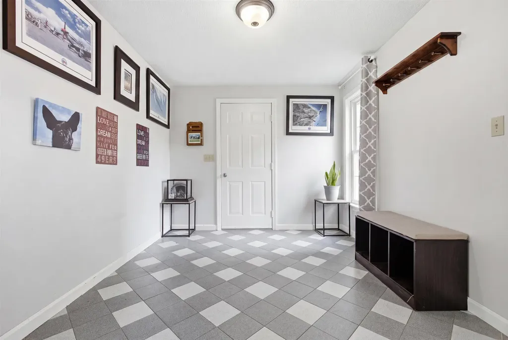 29 Chase Brook Circle Litchfield NH 03052