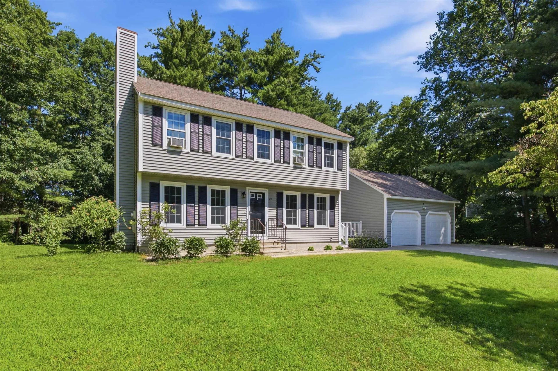 29 Chase Brook Circle Litchfield NH 03052