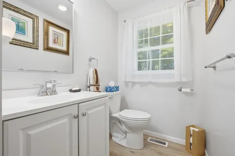 29 Chase Brook Circle Litchfield NH 03052