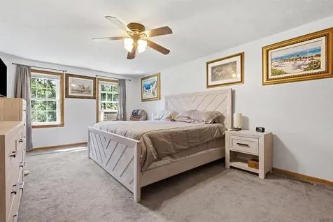 29 Chase Brook Circle Litchfield NH 03052