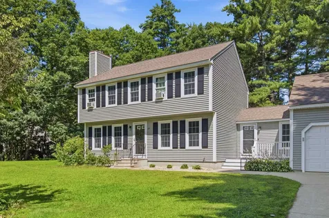 29 Chase Brook Circle Litchfield NH 03052