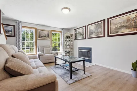 29 Chase Brook Circle Litchfield NH 03052
