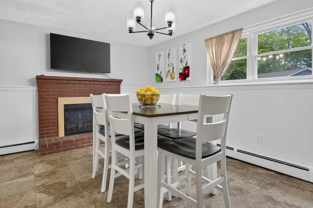 11 Tanglewood Drive Dover NH 03820
