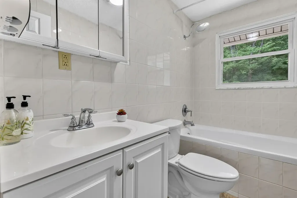 11 Tanglewood Drive Dover NH 03820