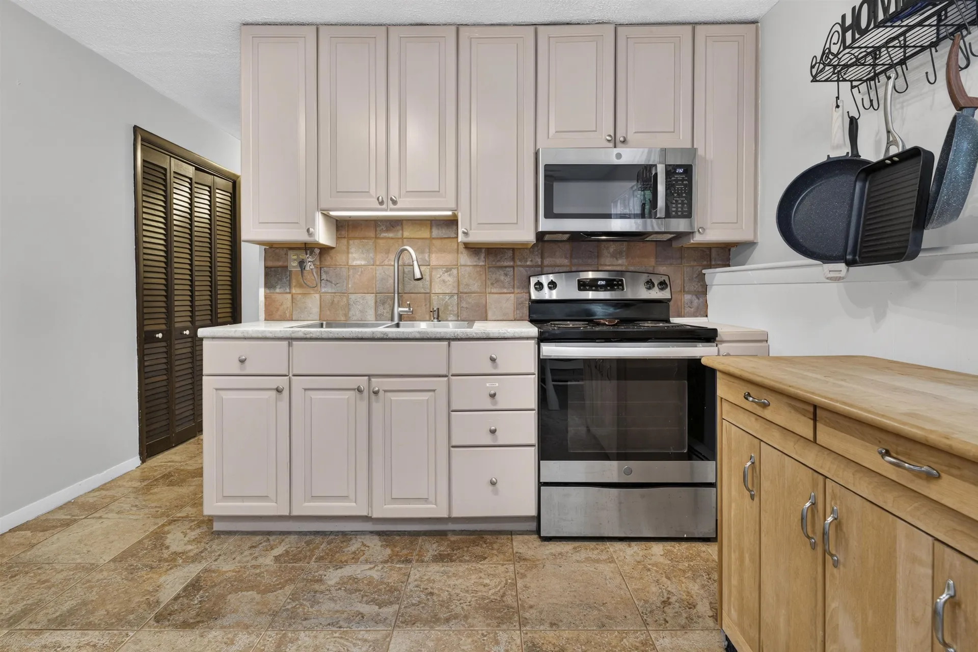 11 Tanglewood Drive Dover NH 03820