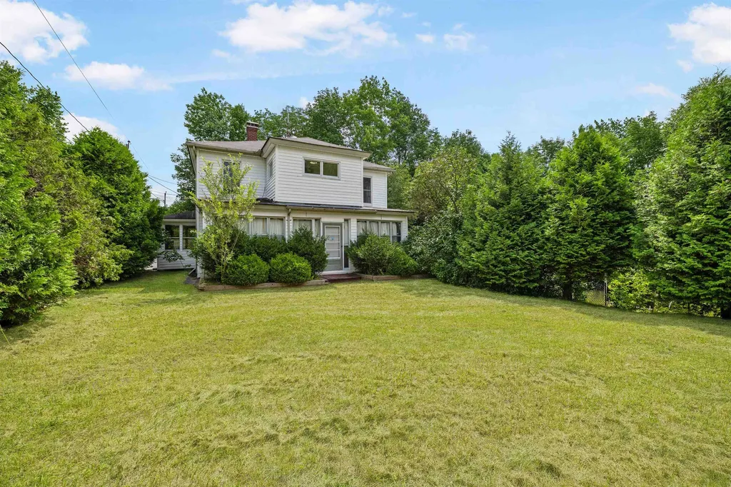 27 Hillside Avenue Northumberland NH 03582