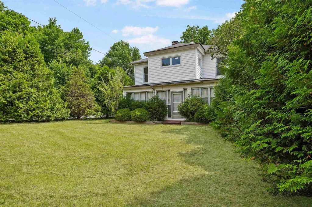 27 Hillside Avenue Northumberland NH 03582