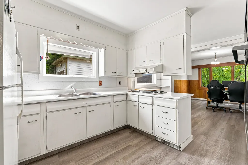 27 Hillside Avenue Northumberland NH 03582
