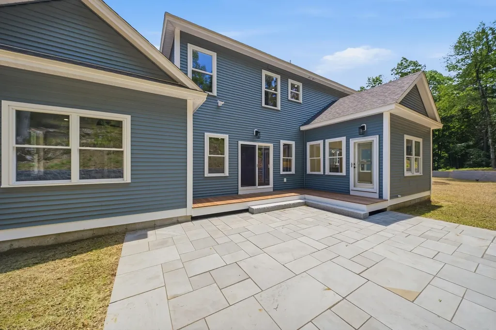 6 Eastview Drive Derry NH 03038