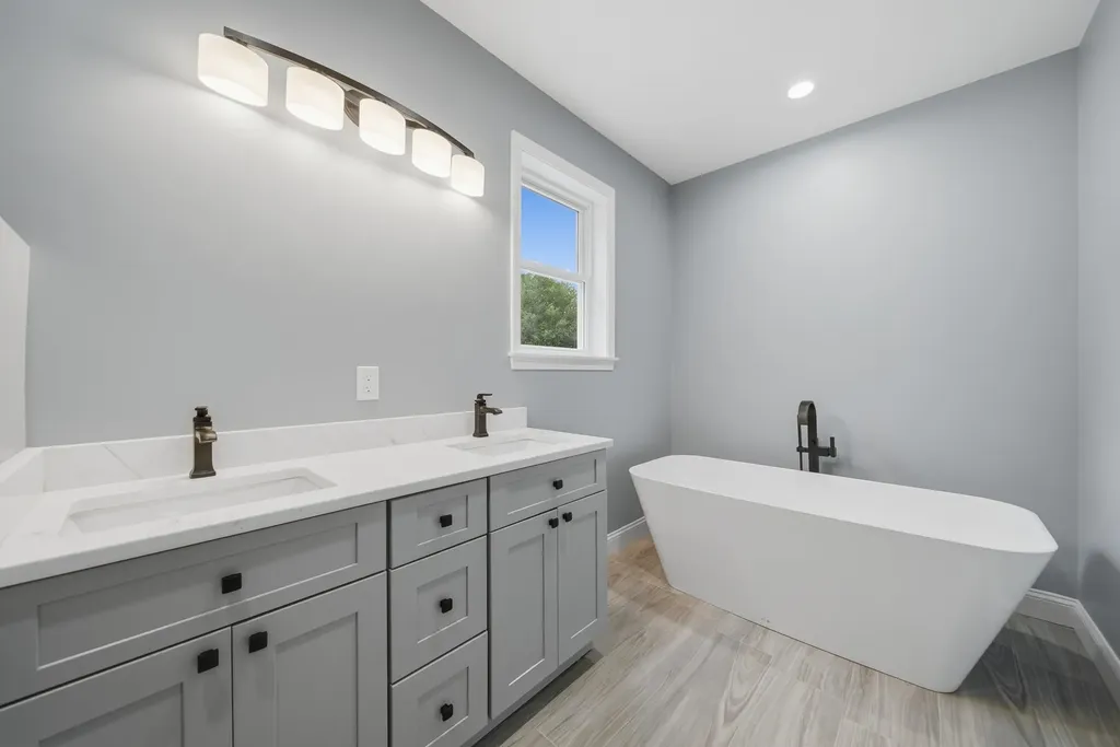 6 Eastview Drive Derry NH 03038
