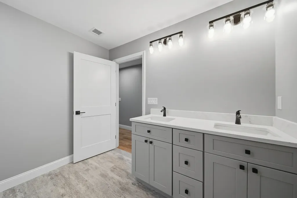 6 Eastview Drive Derry NH 03038