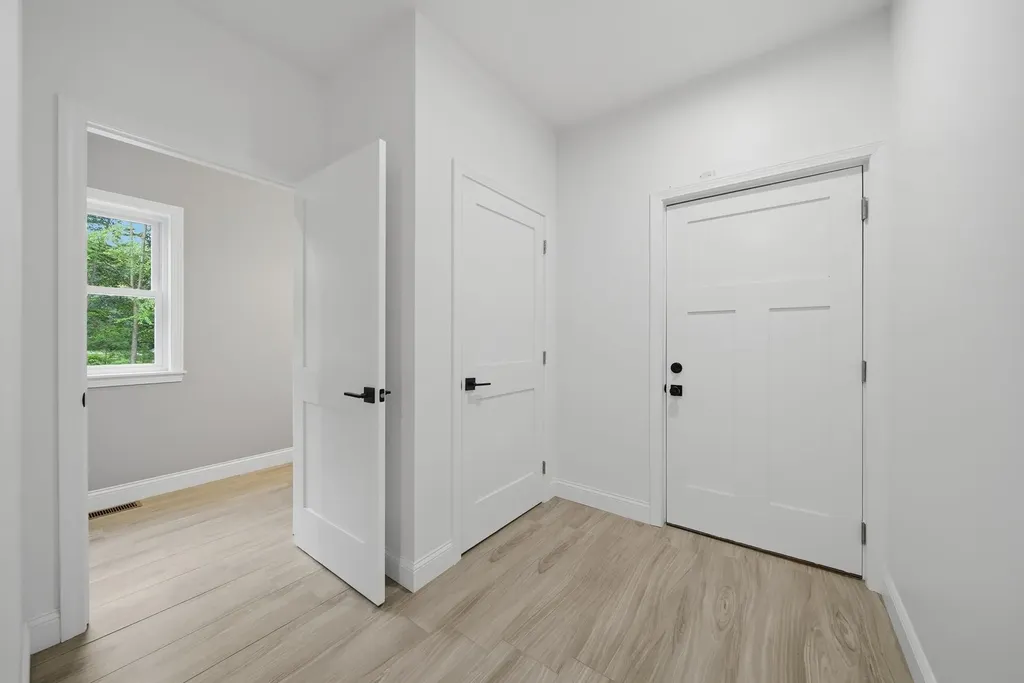 6 Eastview Drive Derry NH 03038