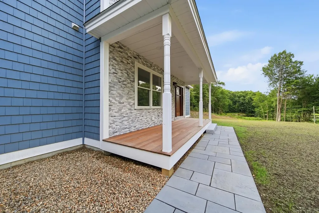 6 Eastview Drive Derry NH 03038