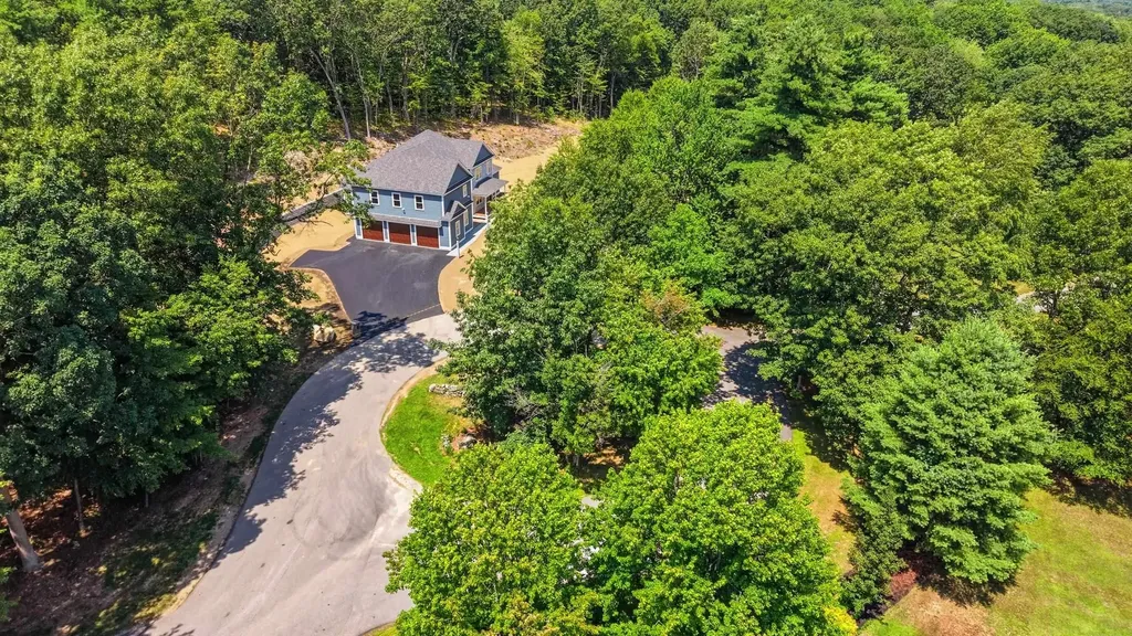6 Eastview Drive Derry NH 03038