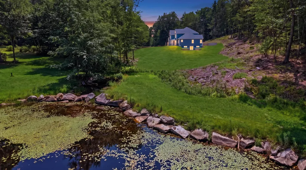 6 Eastview Drive Derry NH 03038