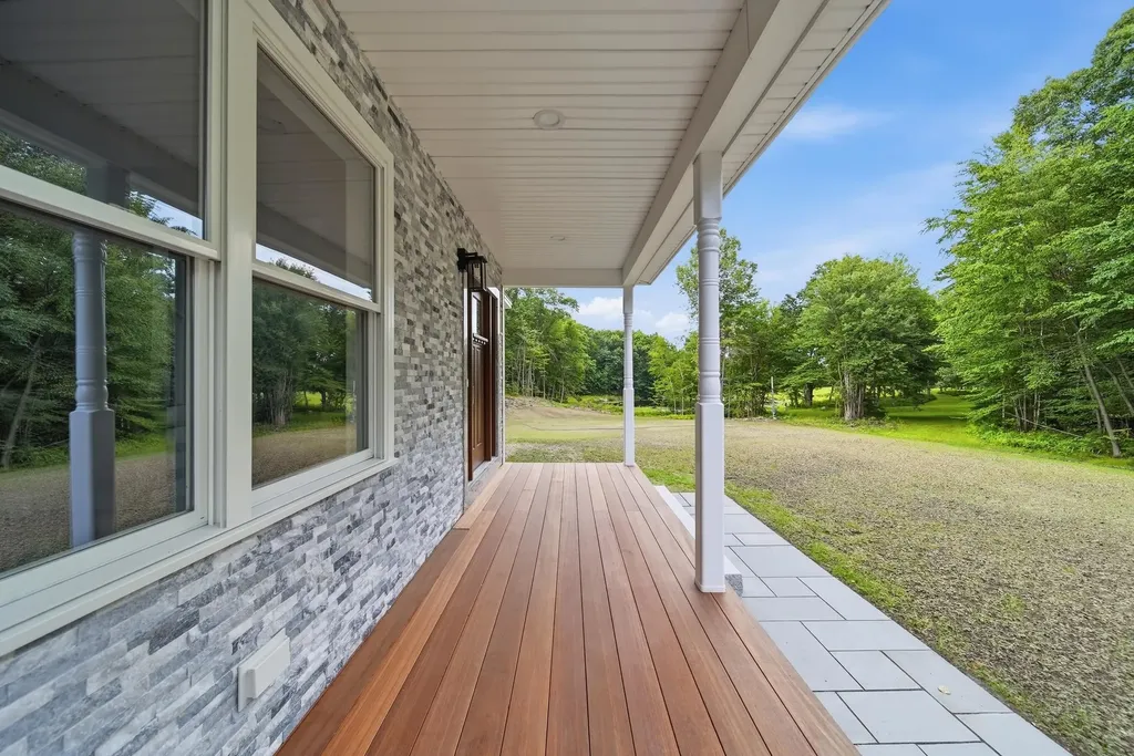6 Eastview Drive Derry NH 03038