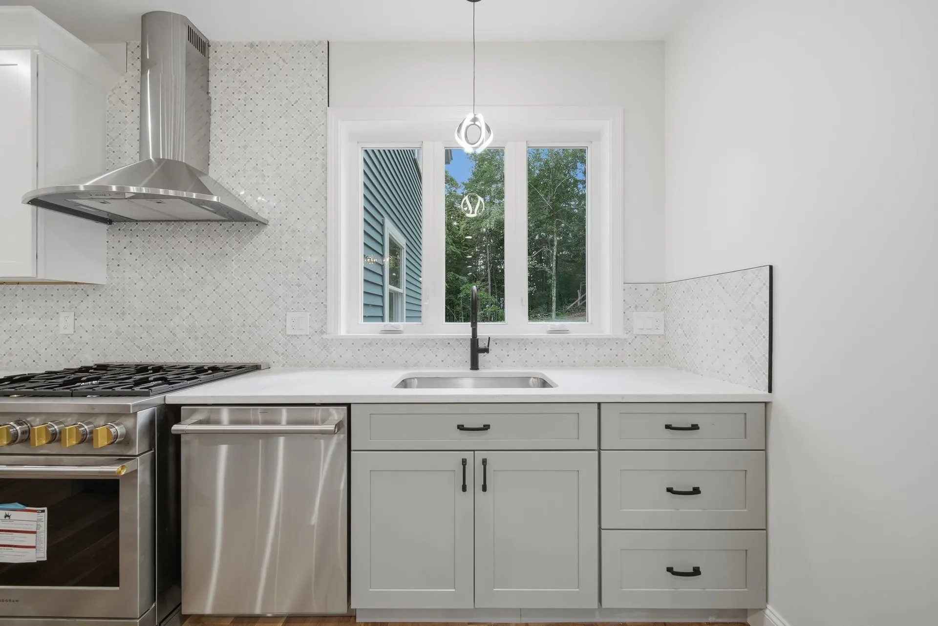 6 Eastview Drive Derry NH 03038