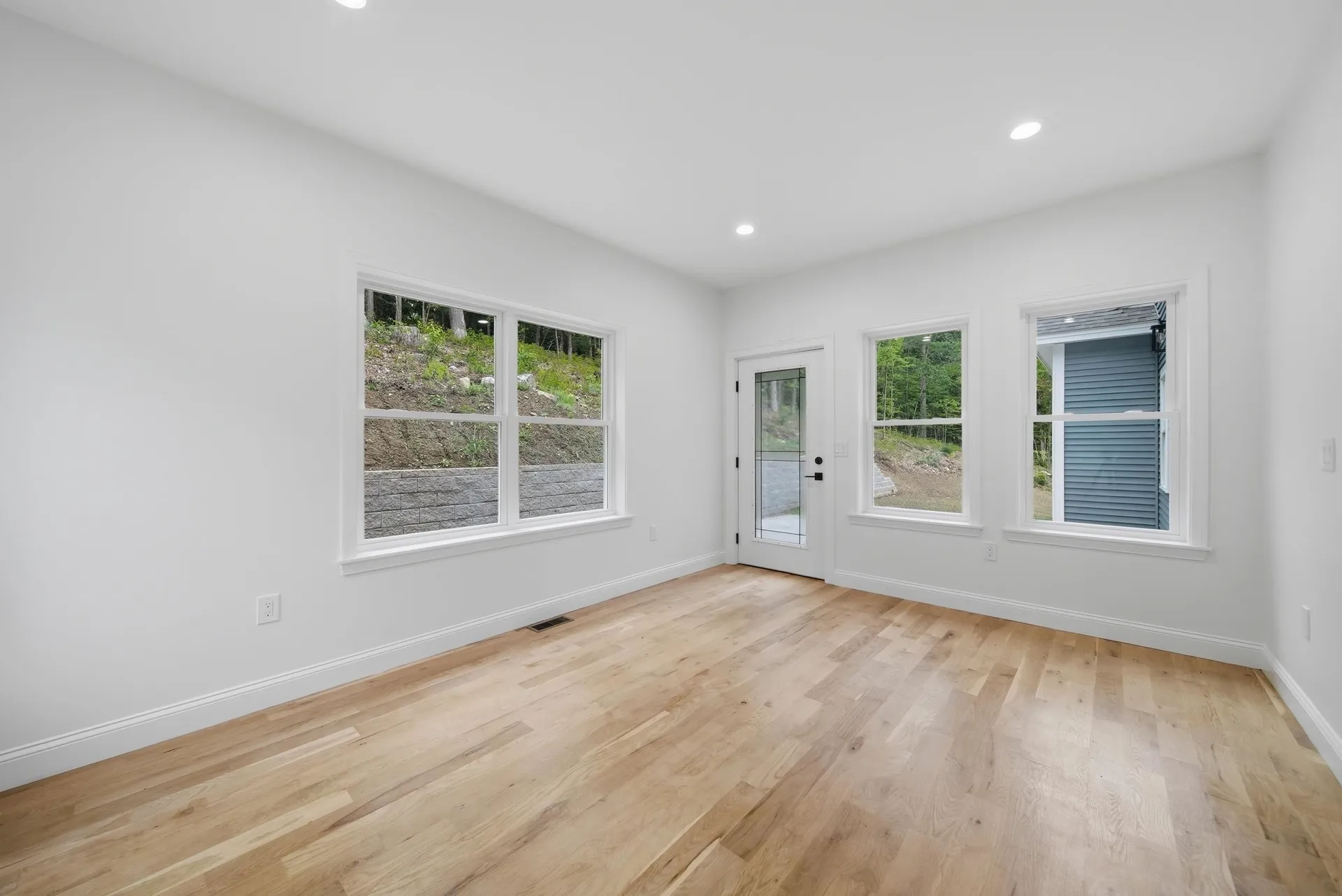 6 Eastview Drive Derry NH 03038