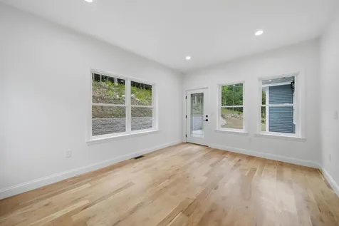 6 Eastview Drive Derry NH 03038