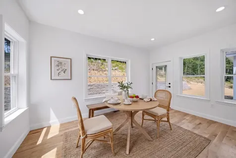 6 Eastview Drive Derry NH 03038