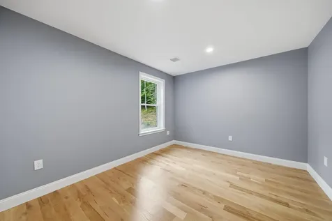 6 Eastview Drive Derry NH 03038