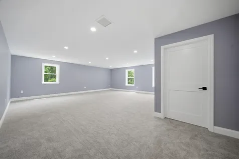 6 Eastview Drive Derry NH 03038