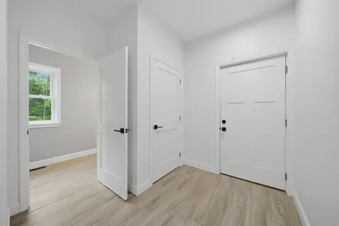 6 Eastview Drive Derry NH 03038