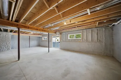 6 Eastview Drive Derry NH 03038