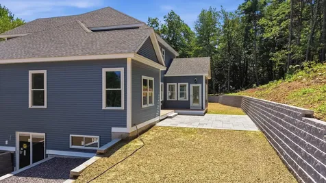 6 Eastview Drive Derry NH 03038