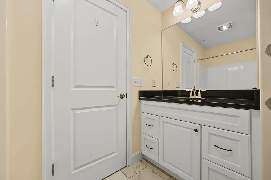 4 James Circle Brentwood NH 03833