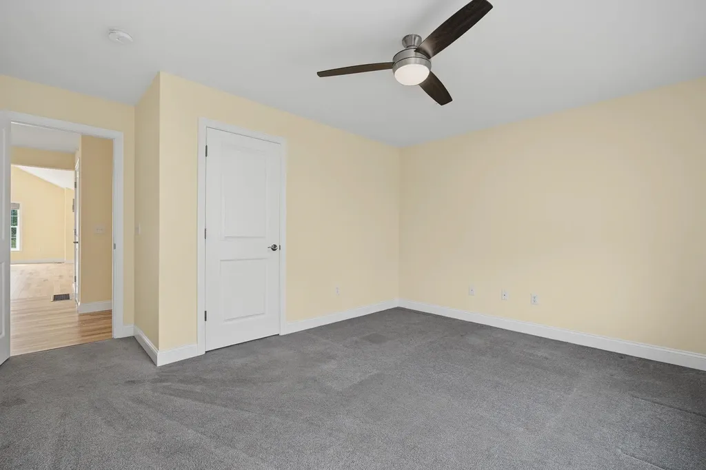 4 James Circle Brentwood NH 03833