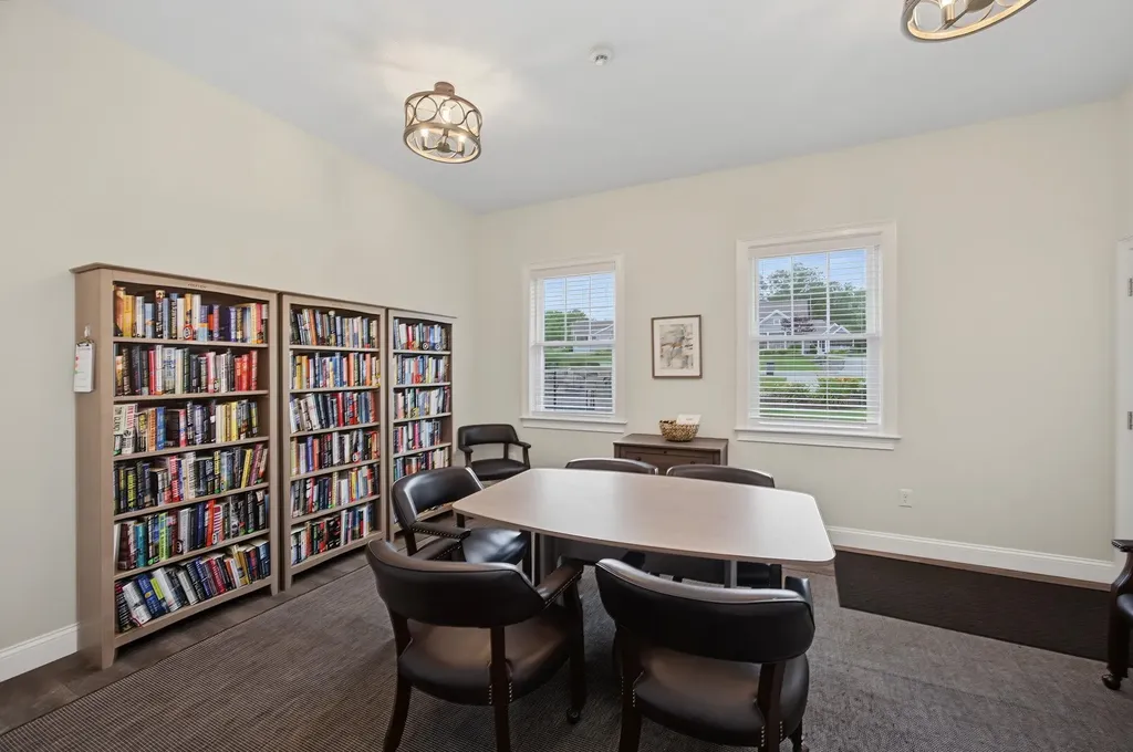 4 James Circle Brentwood NH 03833