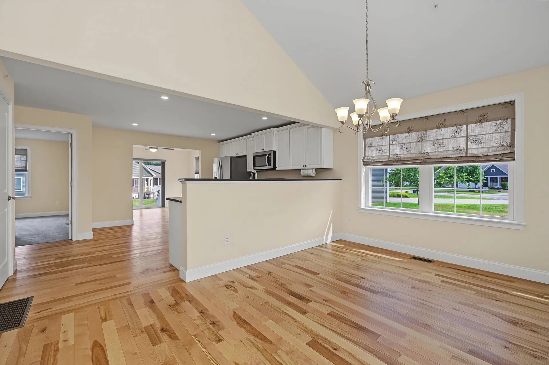 4 James Circle Brentwood NH 03833