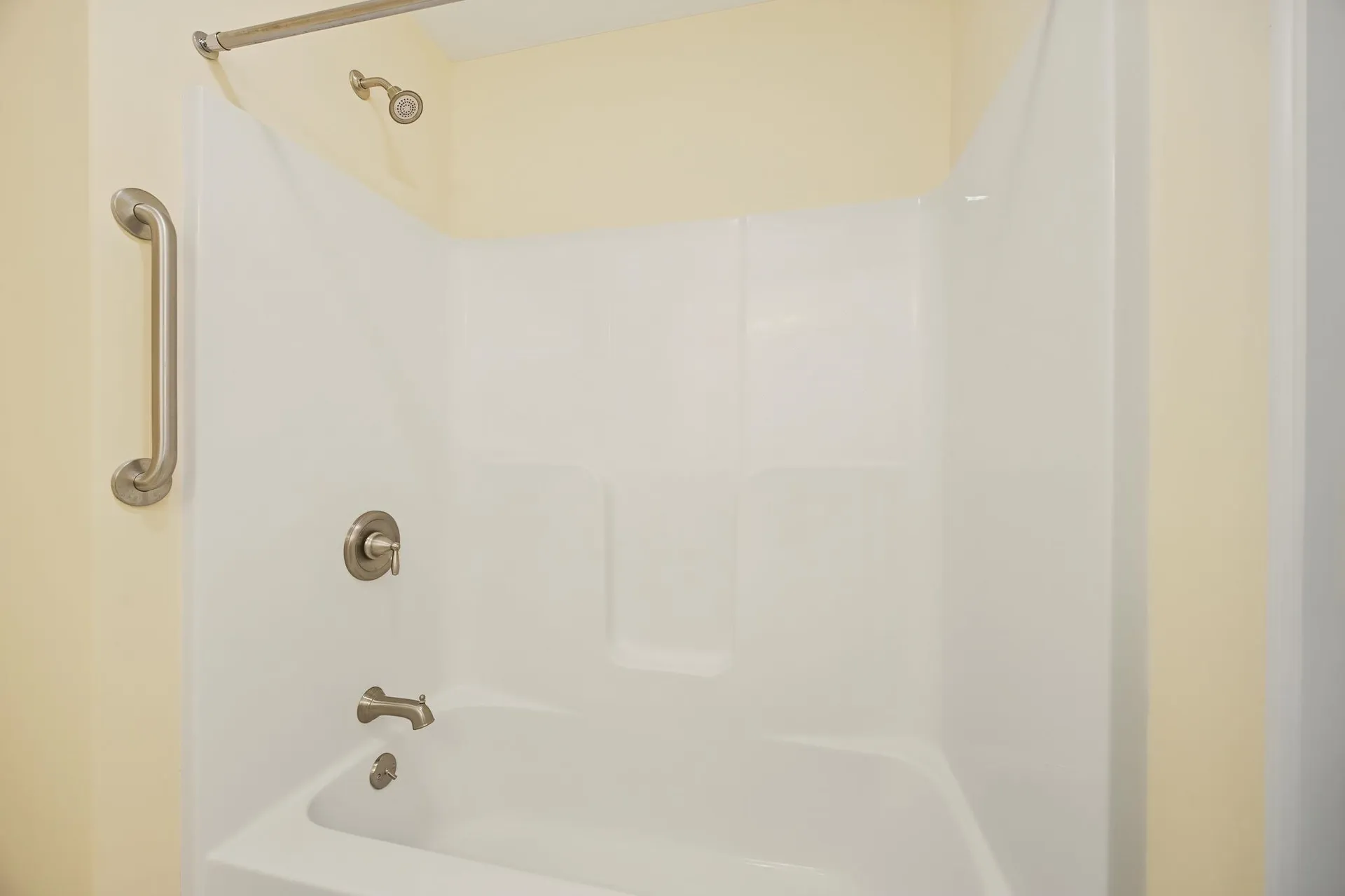 4 James Circle Brentwood NH 03833