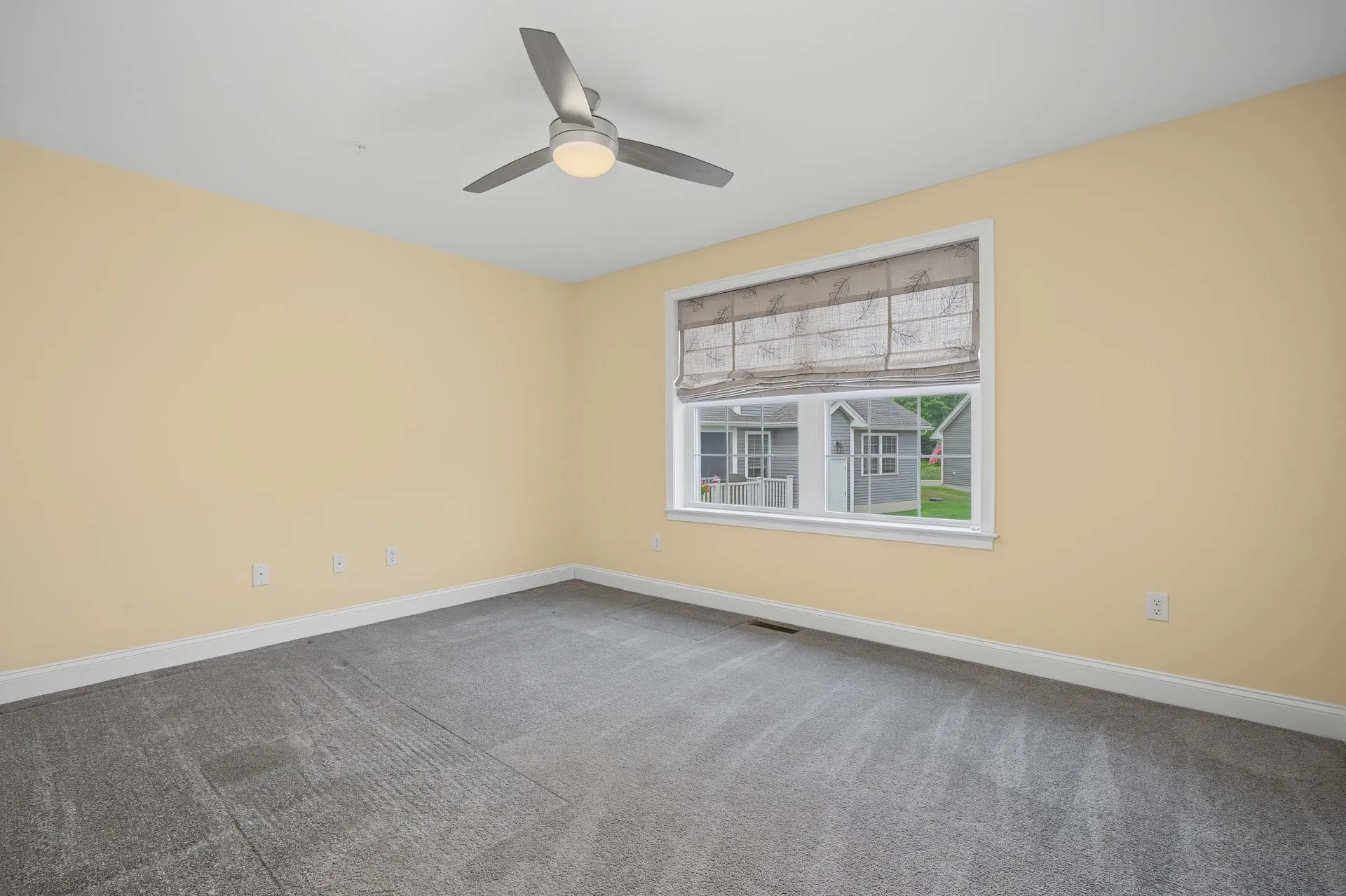4 James Circle Brentwood NH 03833