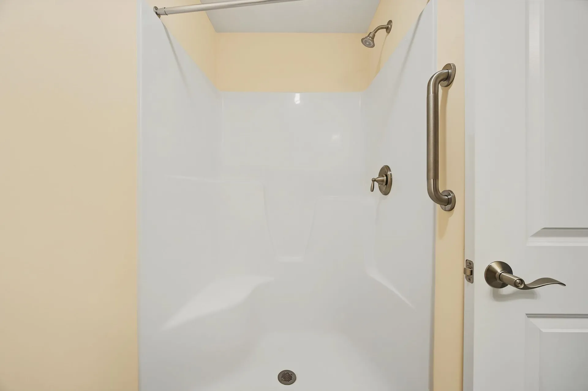 4 James Circle Brentwood NH 03833