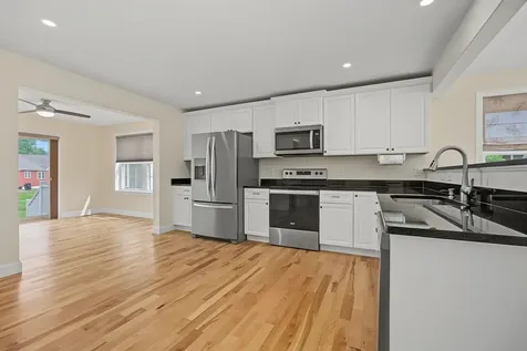 4 James Circle Brentwood NH 03833
