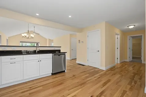 4 James Circle Brentwood NH 03833