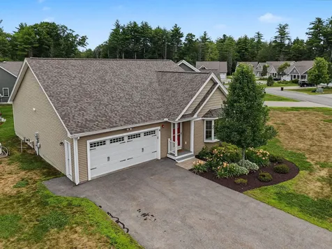 4 James Circle Brentwood NH 03833