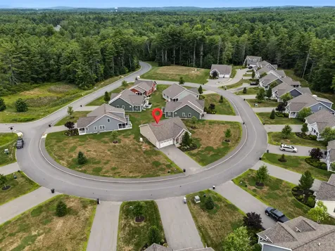 4 James Circle Brentwood NH 03833