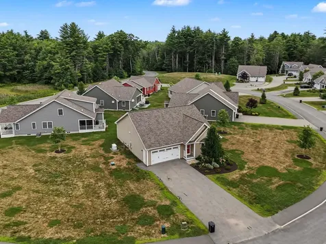 4 James Circle Brentwood NH 03833