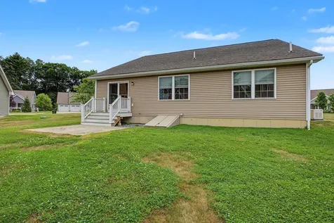 4 James Circle Brentwood NH 03833