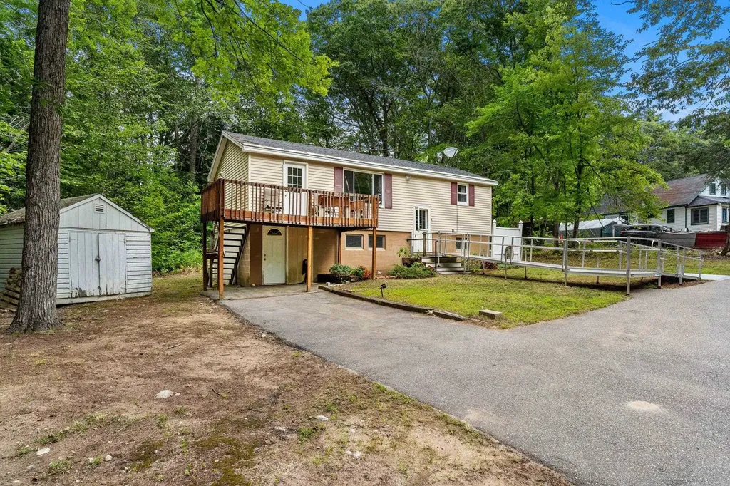 11 Dudley Drive Middleton NH 03887