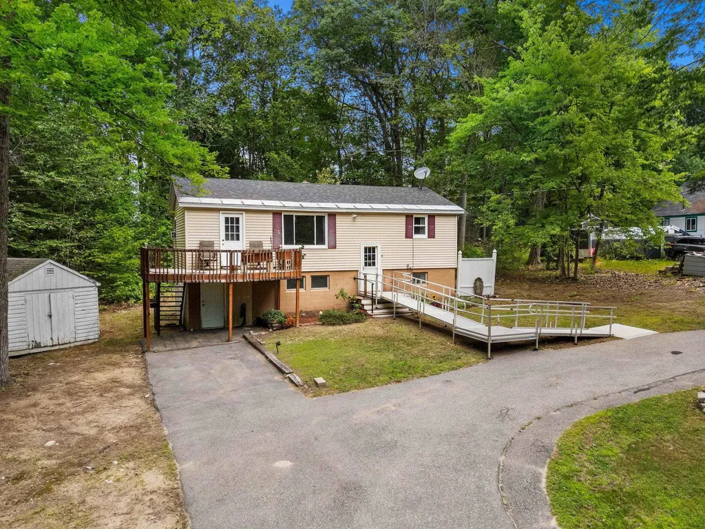 11 Dudley Drive Middleton NH 03887