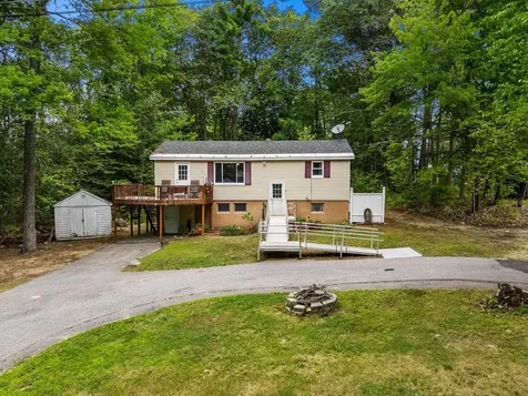 11 Dudley Drive Middleton NH 03887