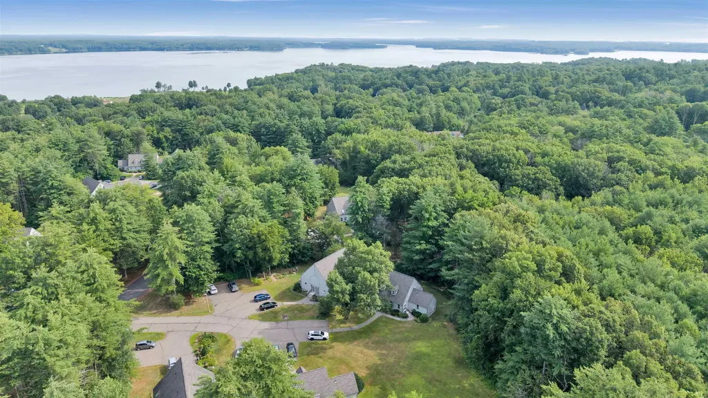 76 Glengarry Drive Stratham NH 03885