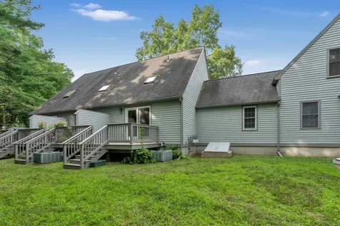 76 Glengarry Drive Stratham NH 03885