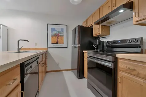 76 Glengarry Drive Stratham NH 03885