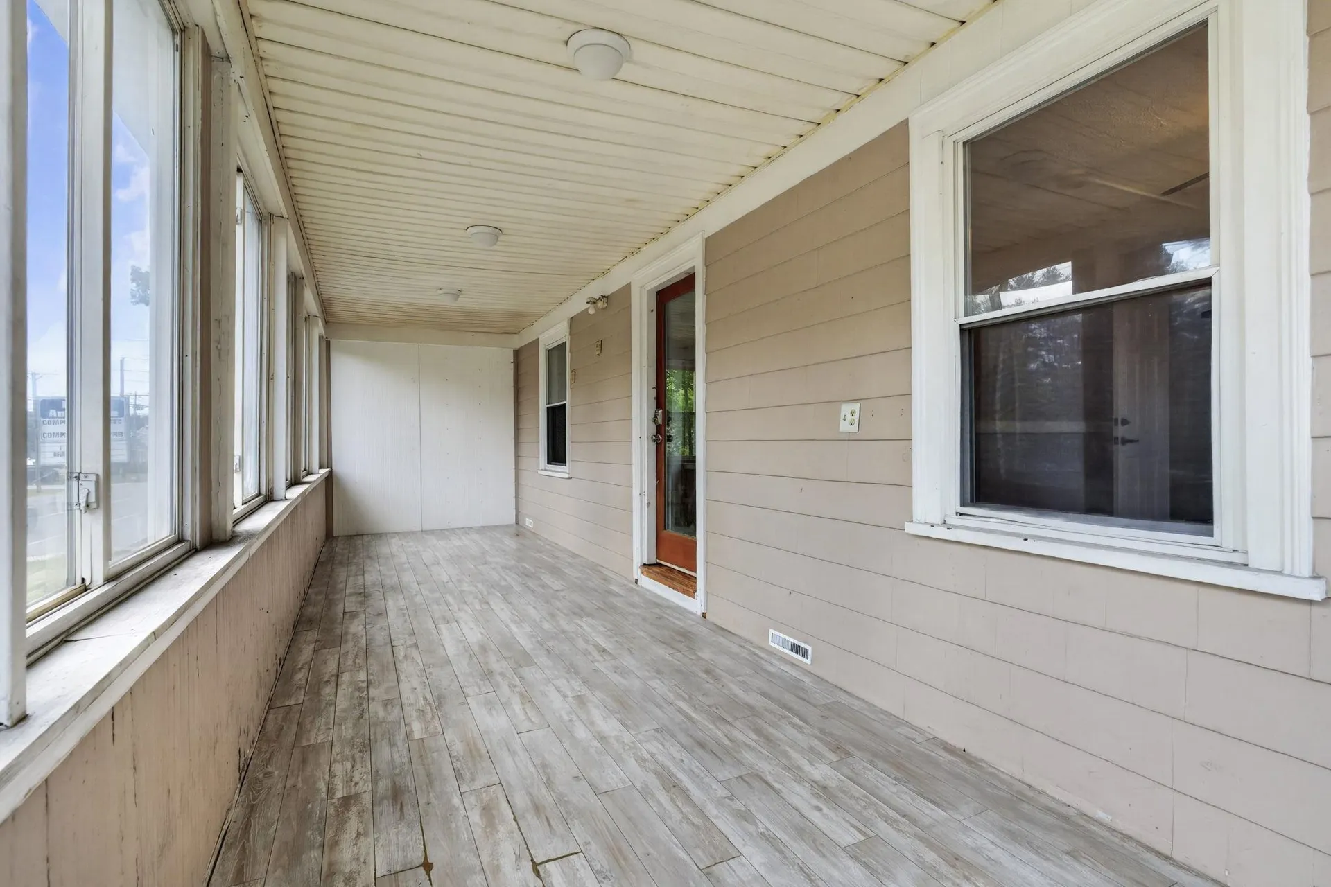 58 Lowell Road Hudson NH 03051
