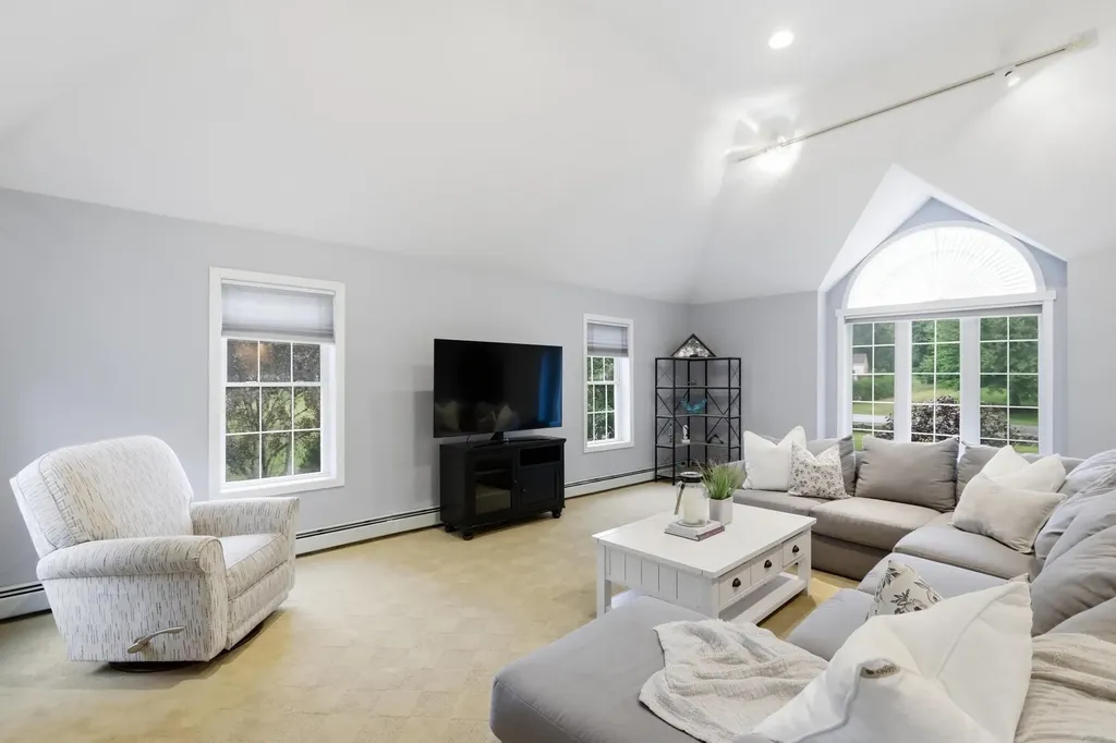 70 Ellyson Avenue Hampstead NH 03826